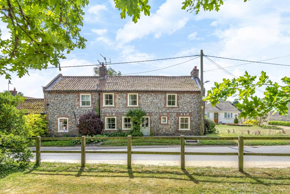 South Creake cottage goes up for sale for £580,000